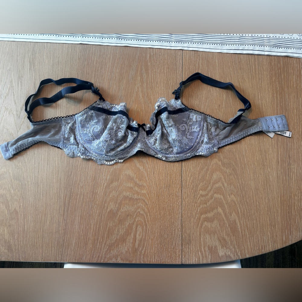 Unlined Victoria secret bra